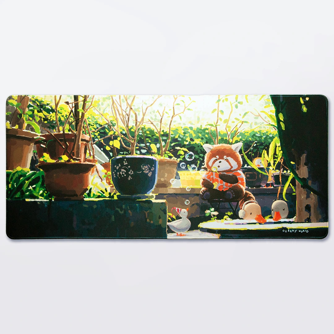 The red panda Deskmat