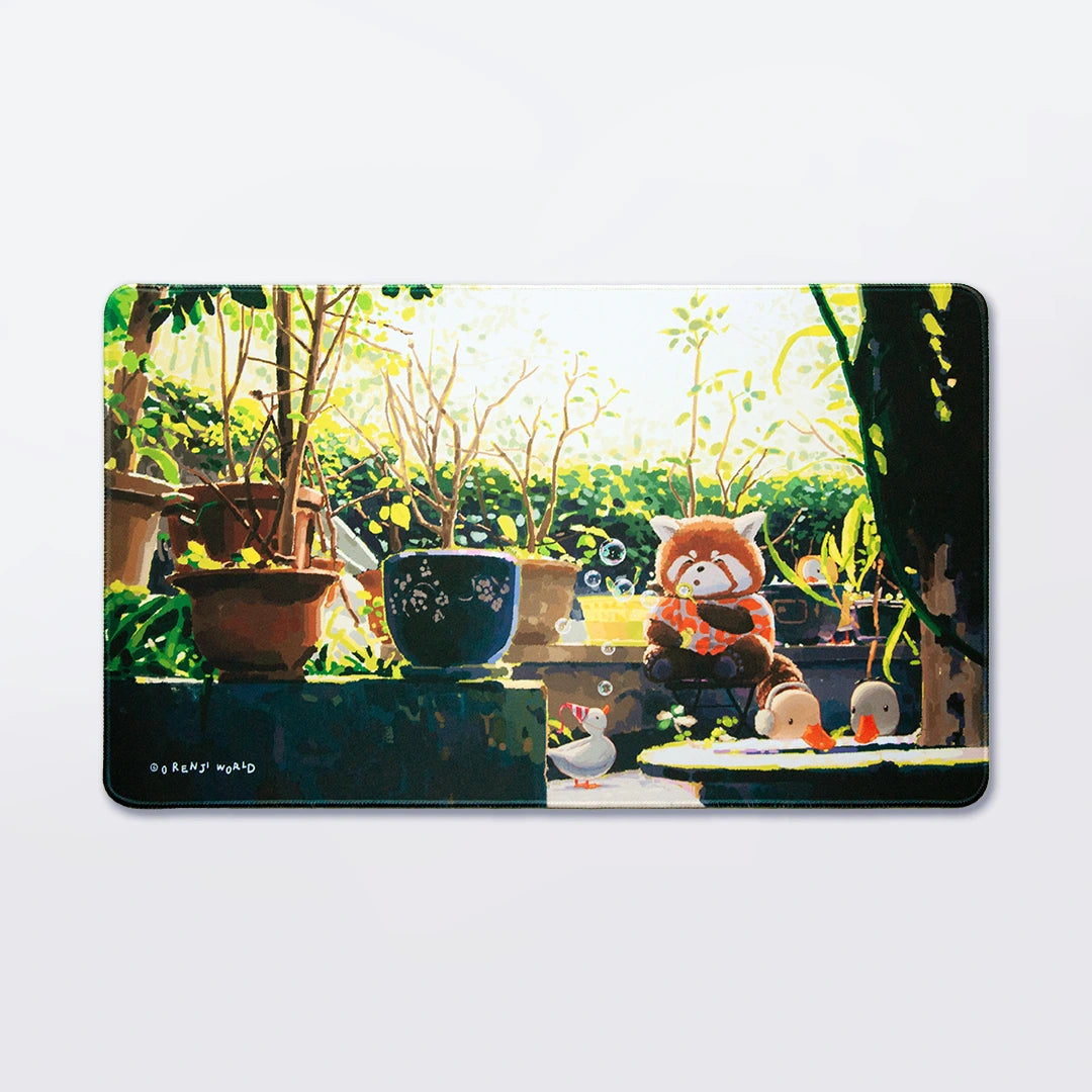The red panda Deskmat